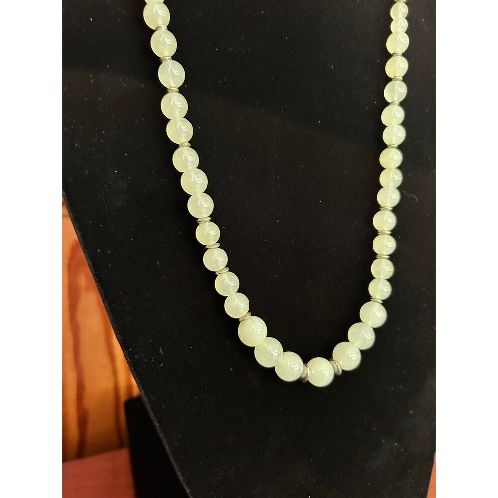Vintage Jade-Style Beaded Necklace - Classic Sage Green Statement Piece